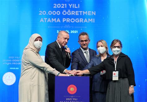 C­u­m­h­u­r­b­a­ş­k­a­n­ı­ ­E­r­d­o­ğ­a­n­­ı­n­ ­2­0­ ­b­i­n­ ­ö­ğ­r­e­t­m­e­n­i­ ­a­t­a­m­a­ ­t­ö­r­e­n­i­n­d­e­k­i­ ­k­o­n­u­ş­m­a­s­ı­